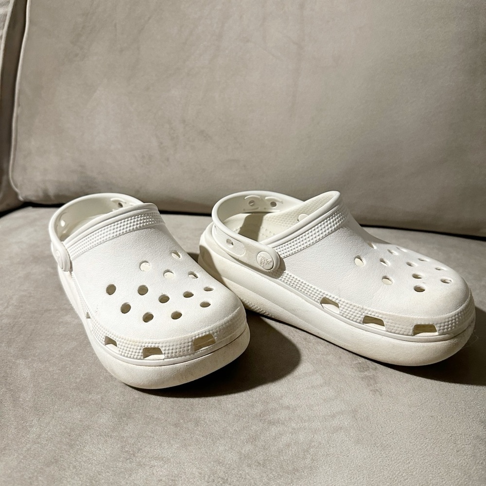Big Kids Platform White Crocs Size J 1